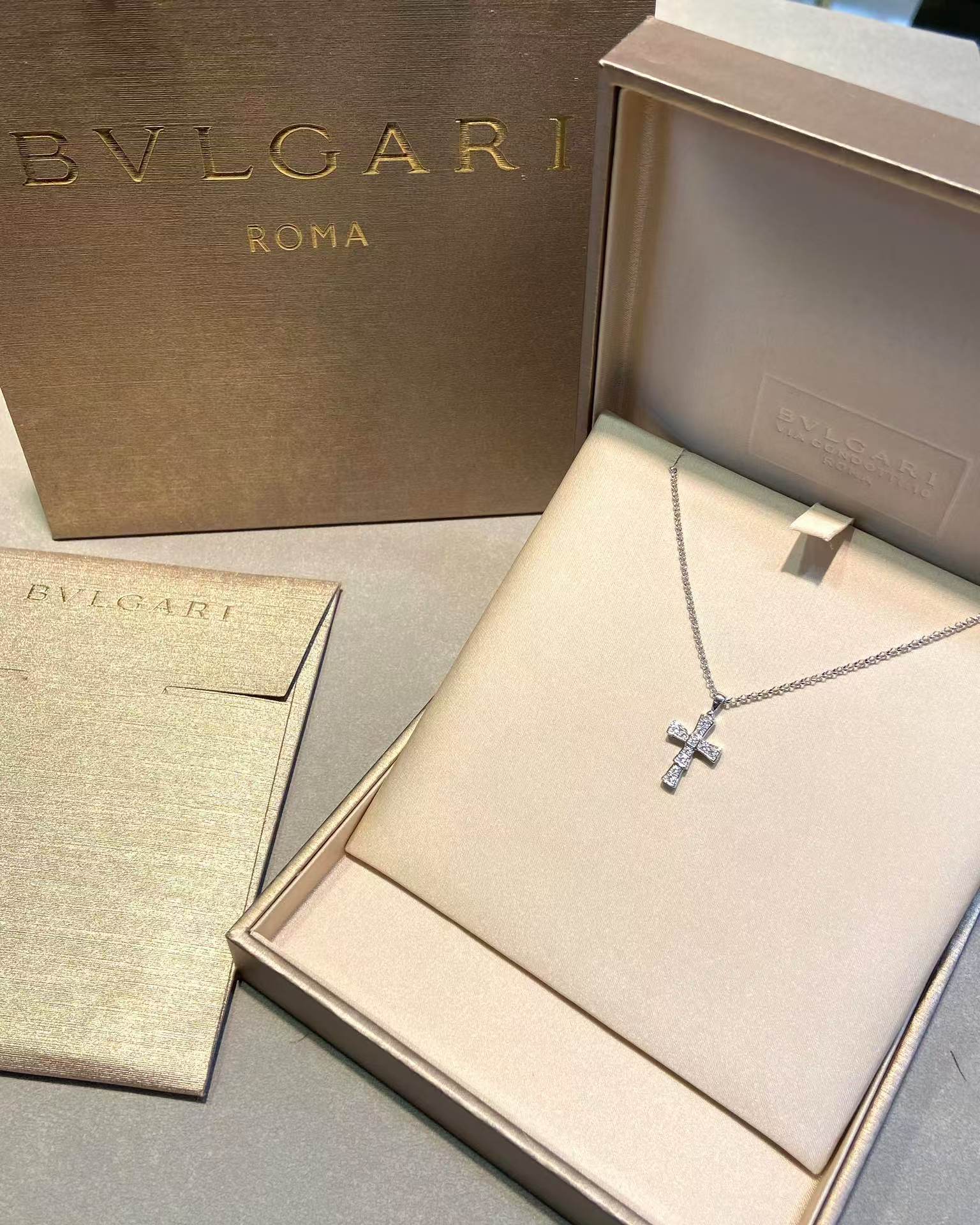Replica Bvlgari Cross Croce Pendant Necklace