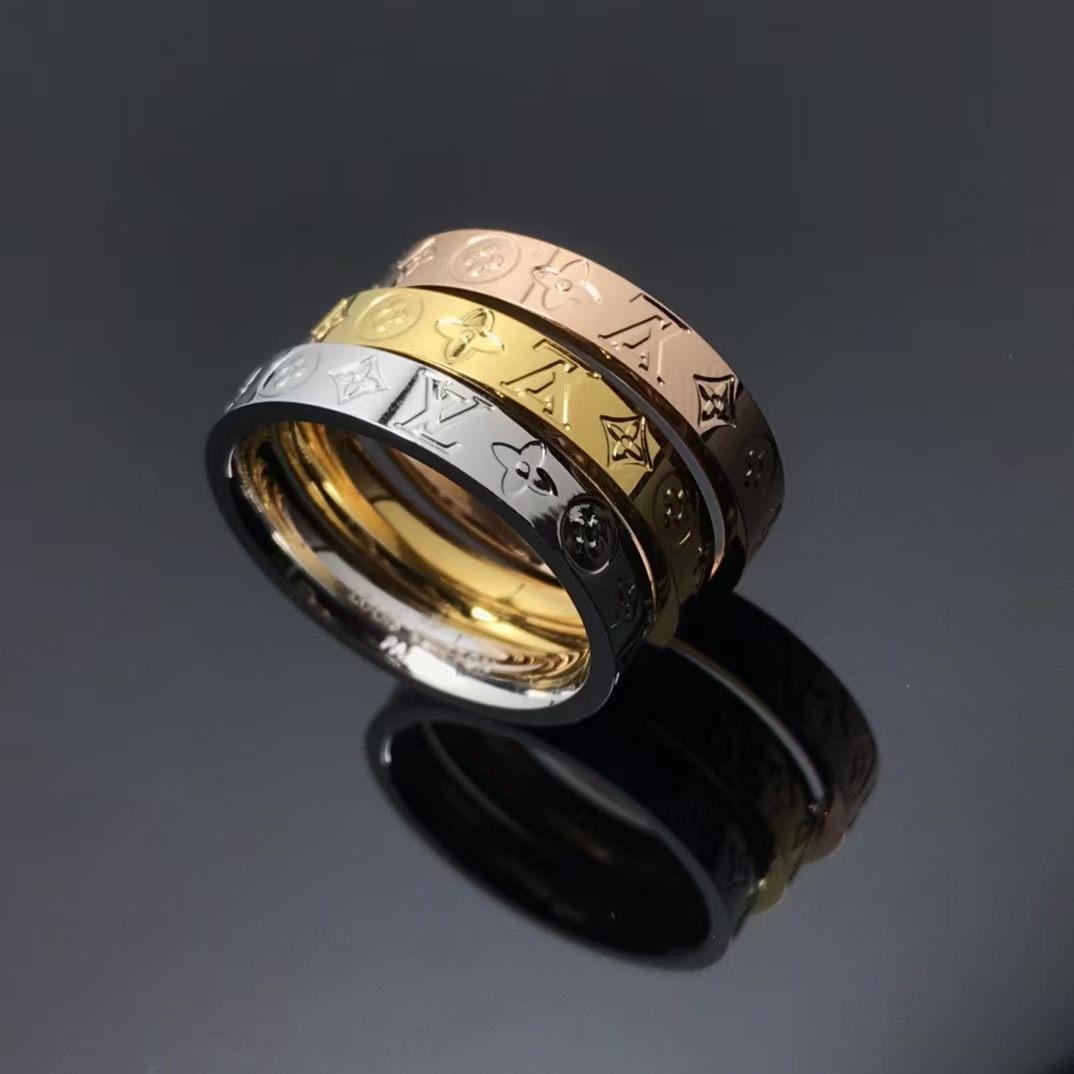 Replica Louis Vuitton Pattern Debossed Ring