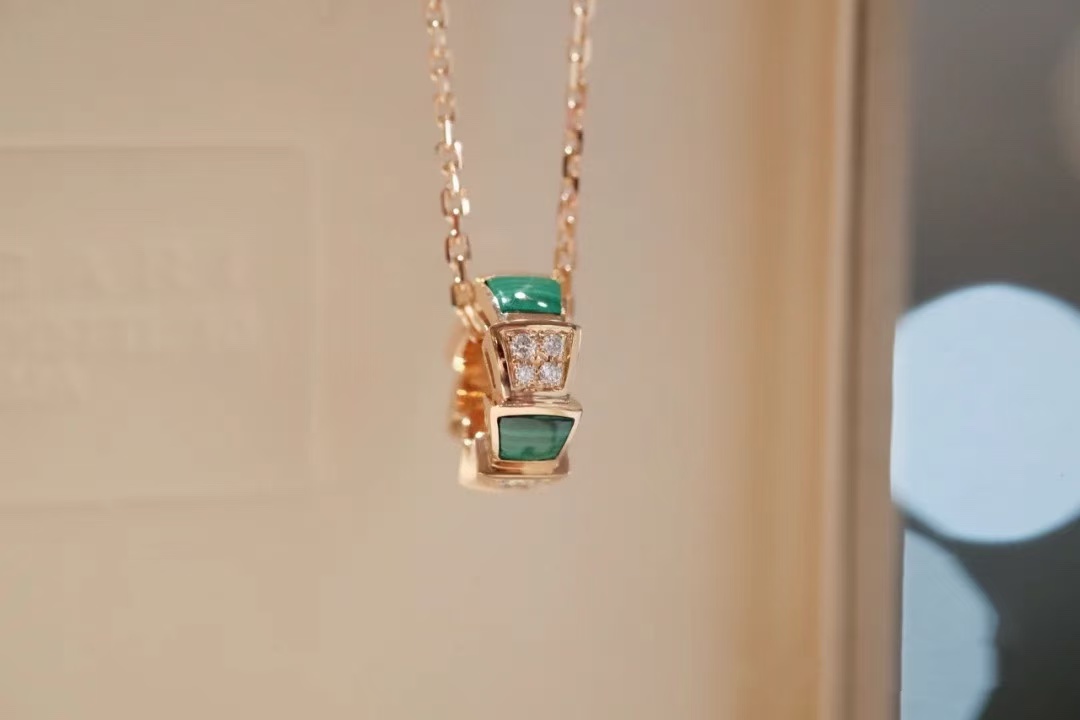 Replica Bvlgari Serpenti Viper Necklace