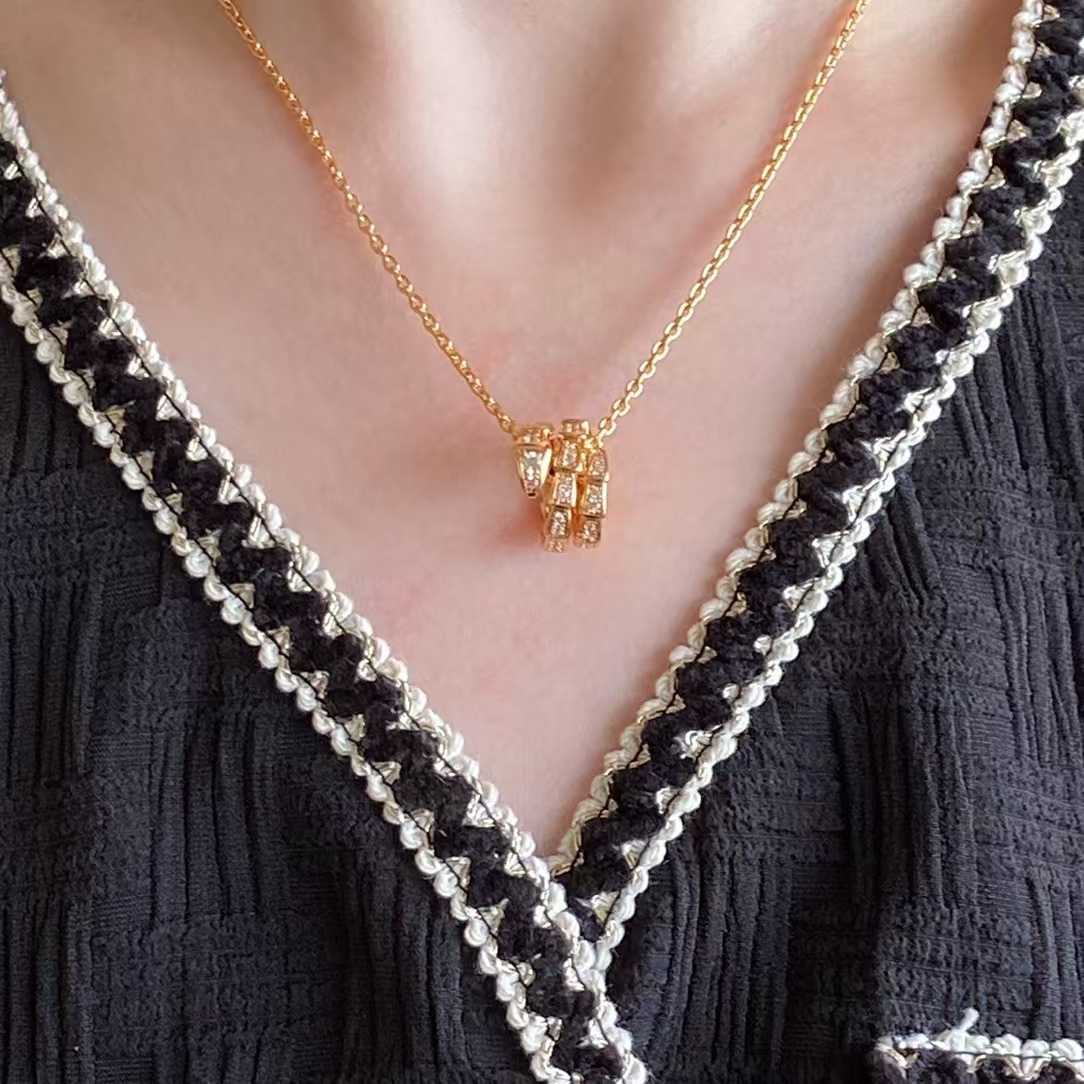 Replica Bvlgari Serpenti Viper Necklace - Full Diamond