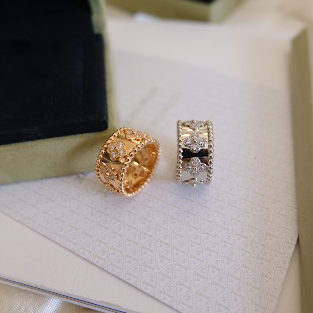 Replica Van Cleef & Arpels Wide Four Leaf Clover Ring
