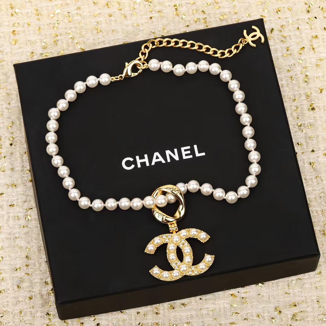 Replica Chanel Diamond Pearl Paved Double C Pendant Pearl Necklace