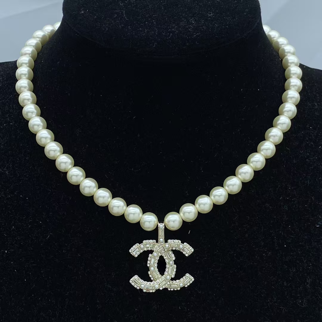 Replica Chanel Big Double C Pendant Pearl Necklace