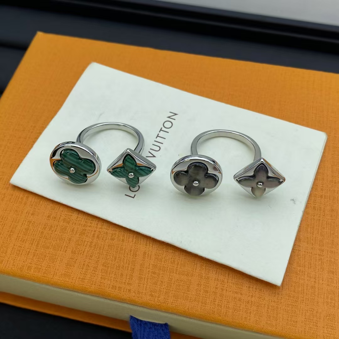 Replica Louis Vuitton Classic Ring