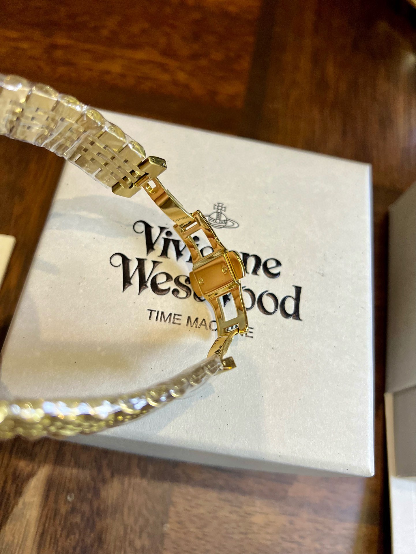 Replica Vivienne Westwood Rose Red Dial Gold Band Watch - 40MM