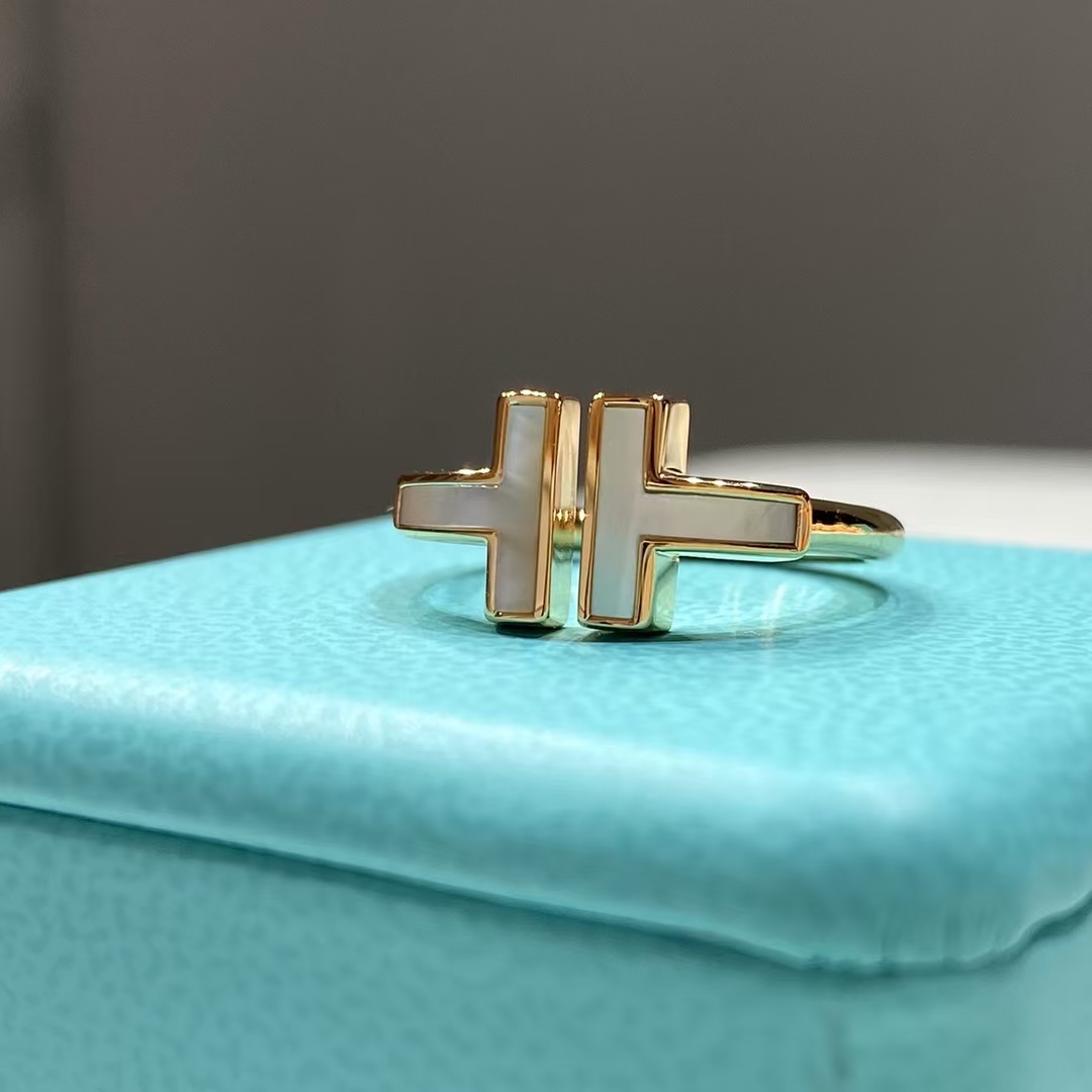 Replica Tiffany Mother of Pearl Double T Ring