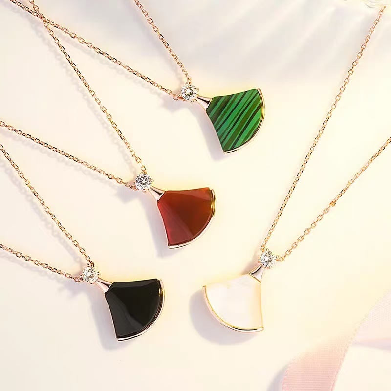 Replica Bvlgari Divas' Dream Necklace