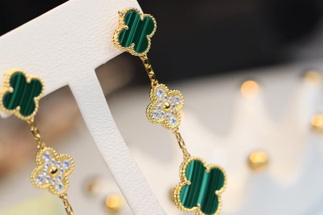 Replica Van Cleef & Arpels Magic Alhambra Earrings 3 Motifs
