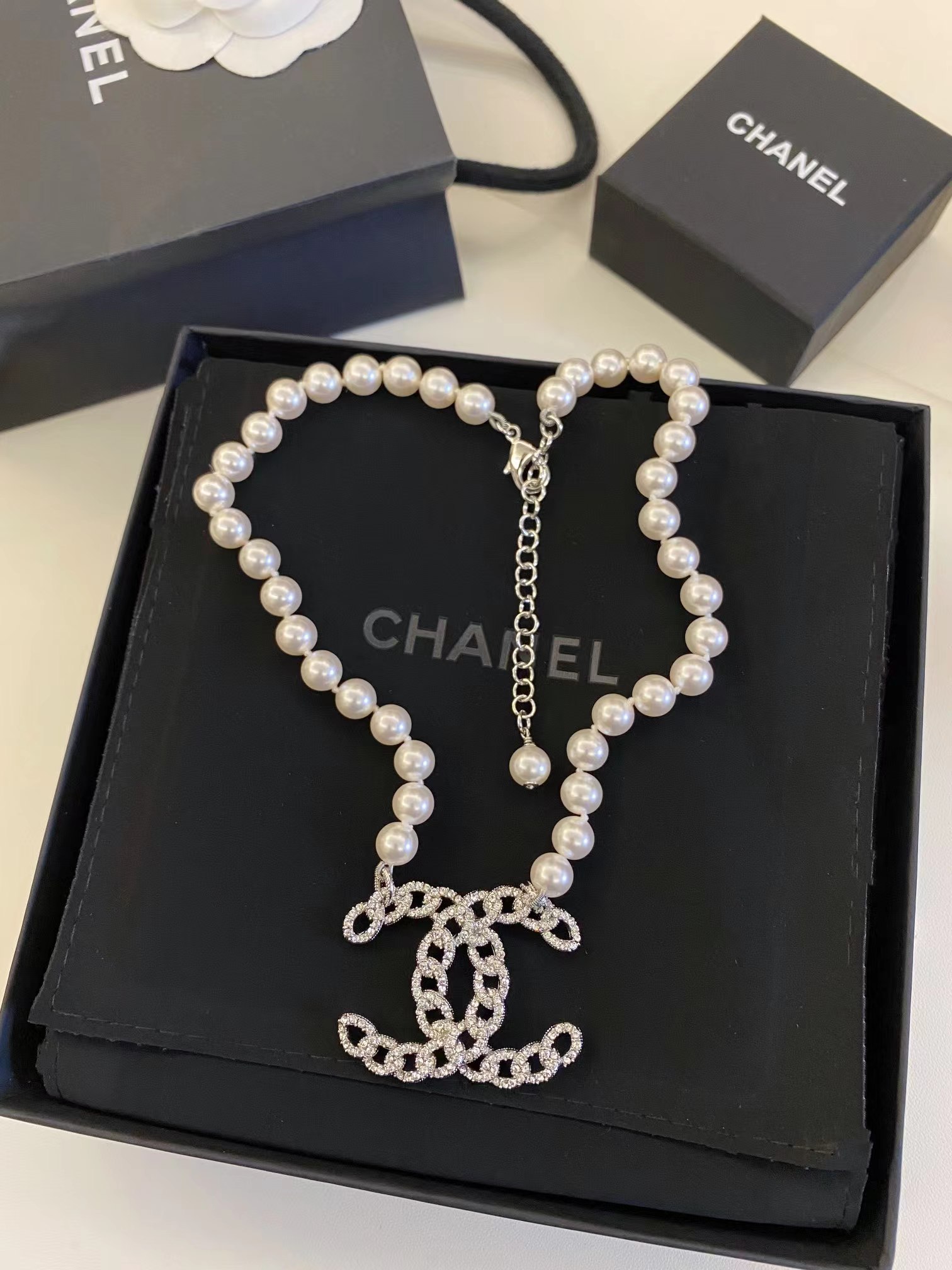 Replica Chanel Hollow Big Double C Pendant Pearl Necklace