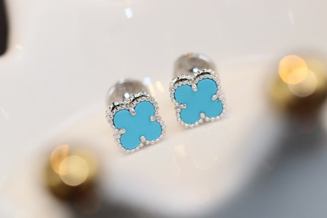 Replica Van Cleef & Arpels Sweet Alhambra Earstuds Earring - Mini