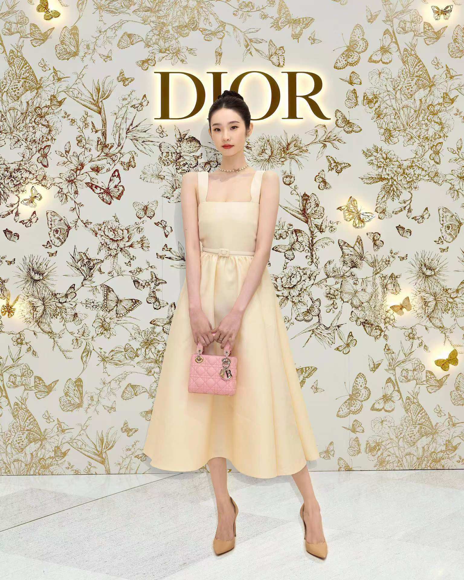 Replica Dior Hollow Butterfly Pendant Pearl Necklace