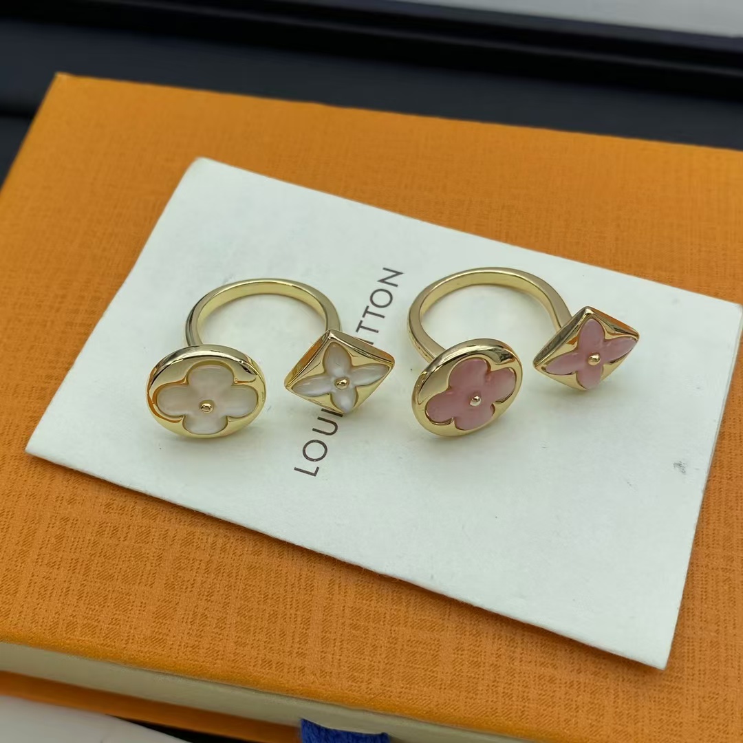 Replica Louis Vuitton Classic Ring