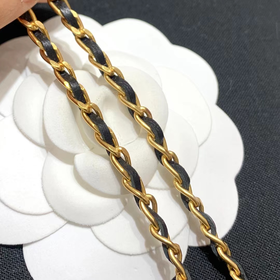 Replica Chanel Perfume Bottle Necklace