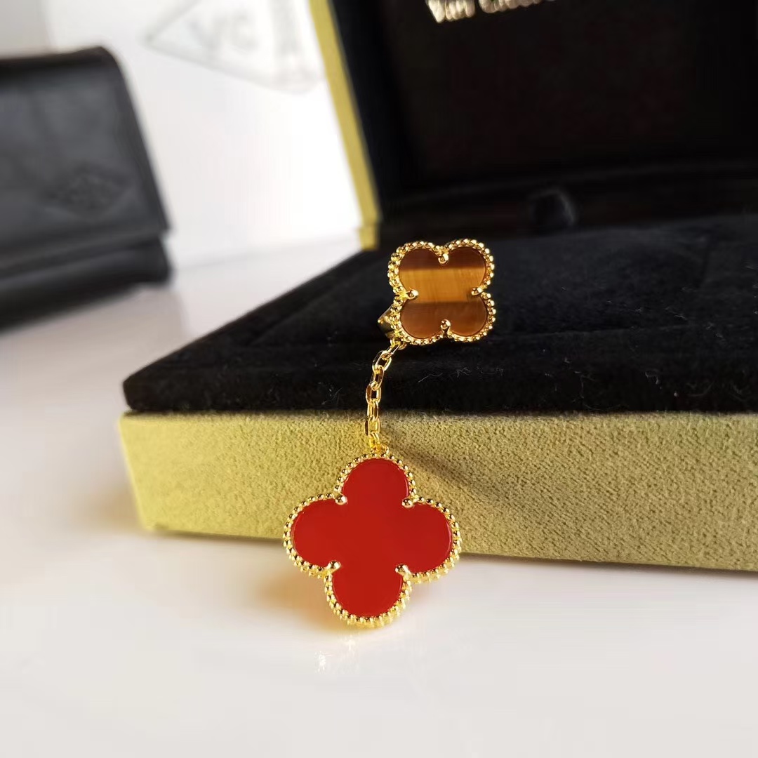 Replica Van Cleef & Arpels Magic Alhambra Earrings 2 Motifs