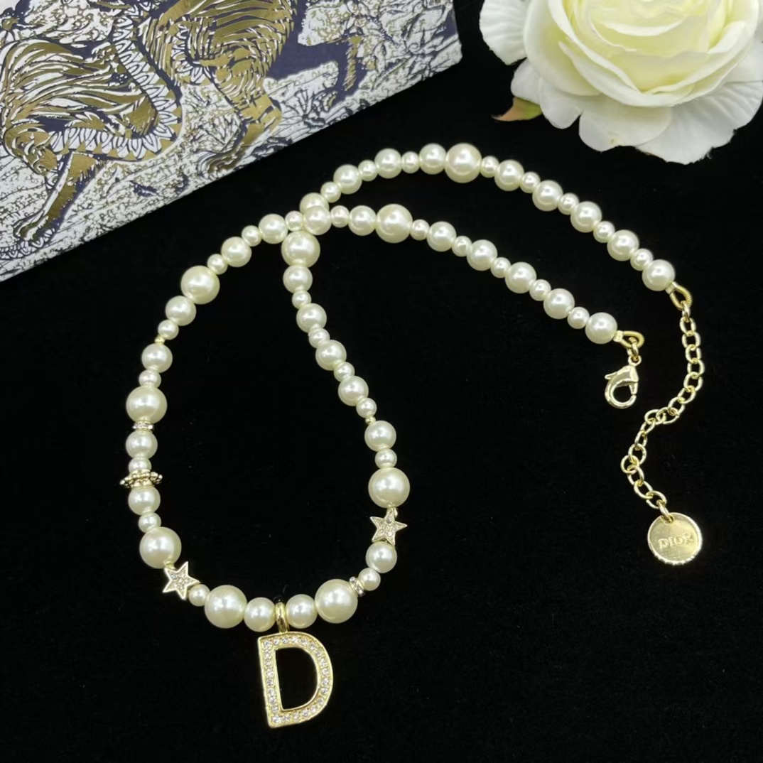 Replica Dior Letter D Pendant Pearl Necklace