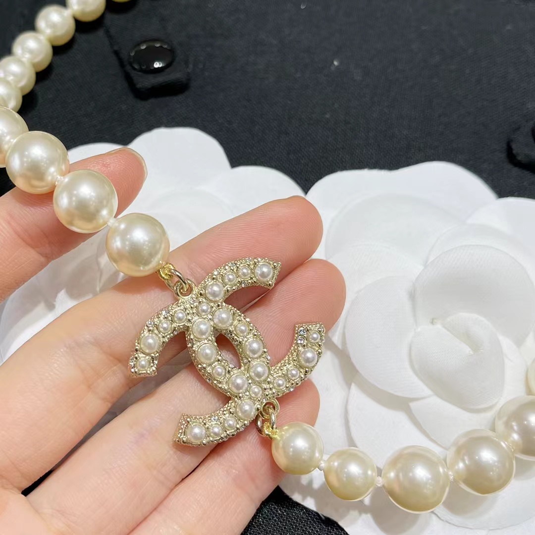 Replica Chanel Vibe Gradient Pearl Necklace