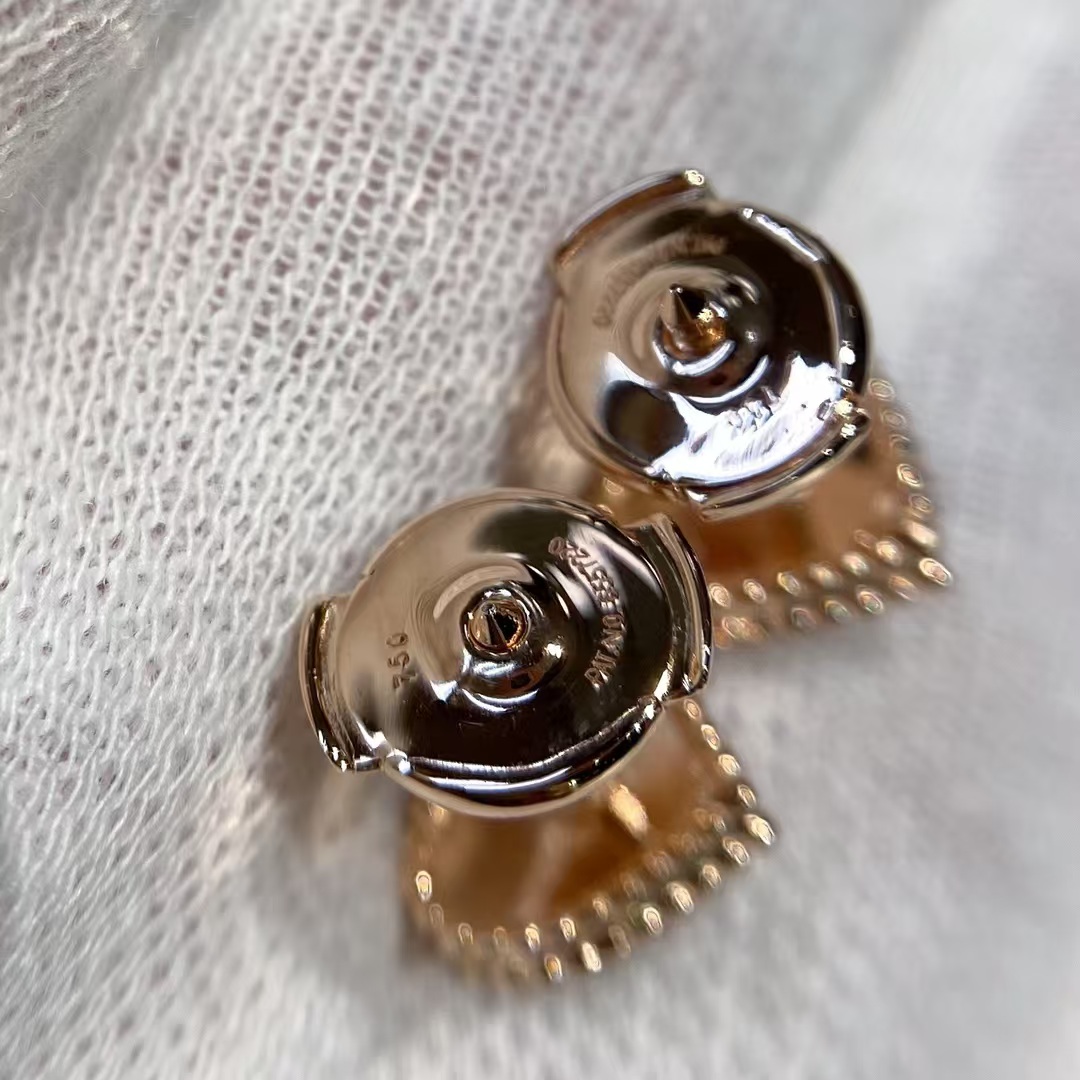 Replica Van Cleef & Arpels Heart Stud Earrings
