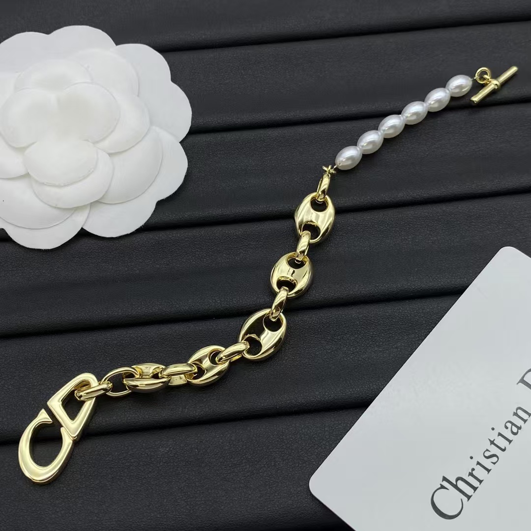 Replica Dior Pearl and Chain Bracelet