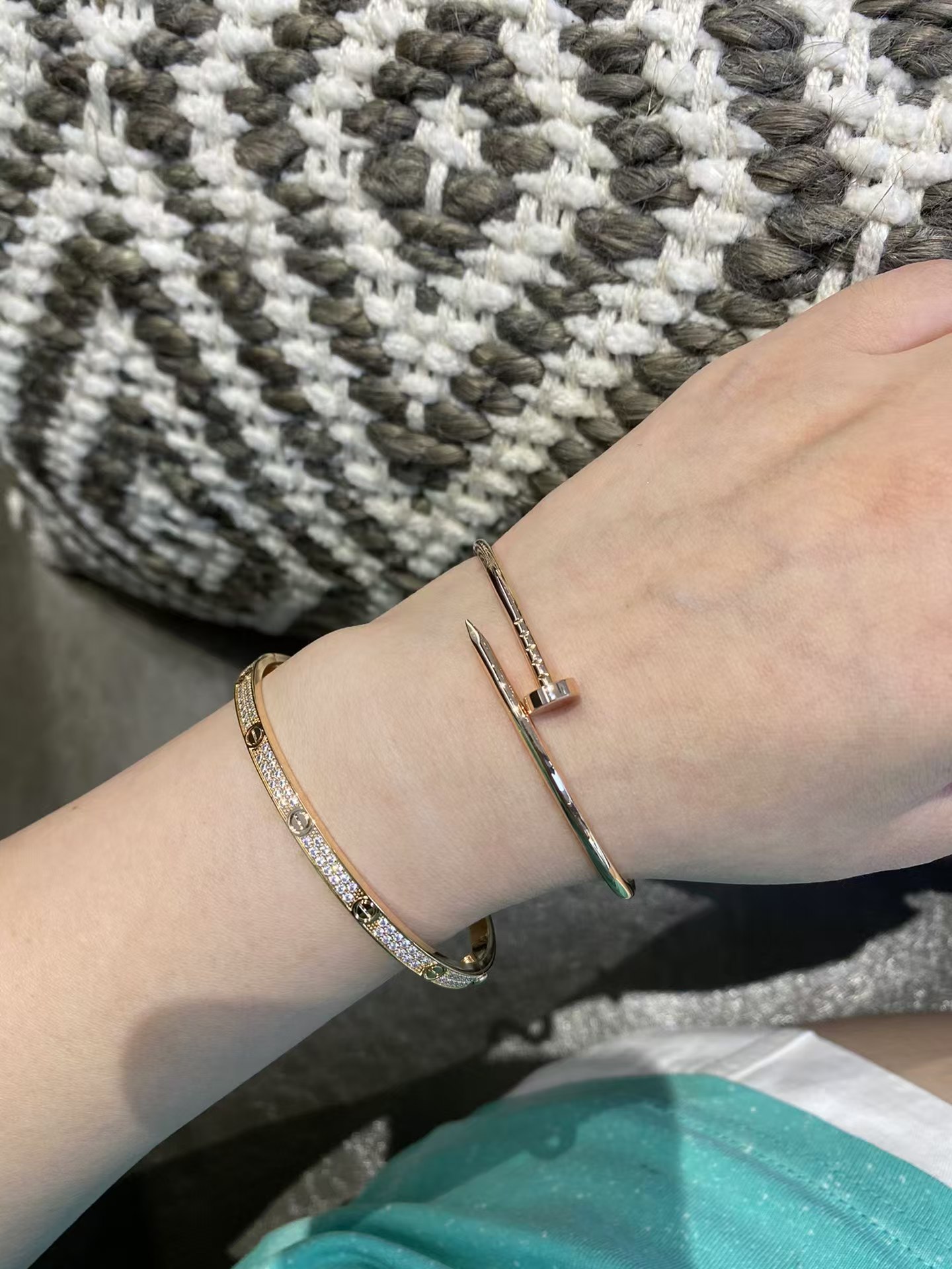Replica Cartier Diamond Paved LOVE Bracelet