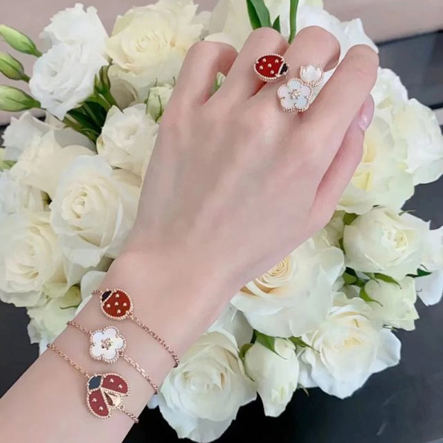 Replica Van Cleef & Arpels Flower and Ladybug Ring