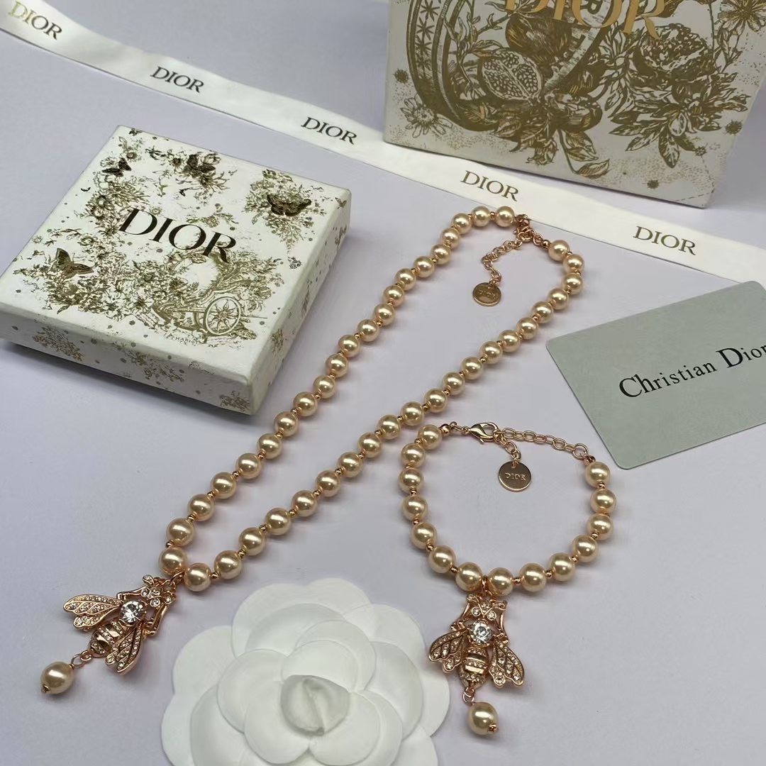 Replica Dior Bee Pendant Rose Gold Pearl Necklace Bracelet