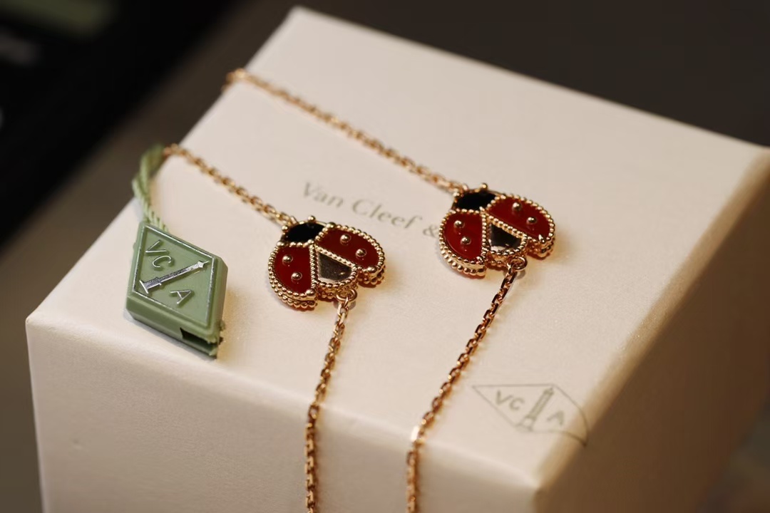 Replica Van Cleef & Arpels Lucky Spring Bracelet, Open Wings Ladybug