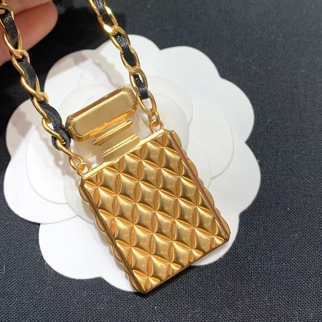 Replica Chanel Perfume Bottle Necklace