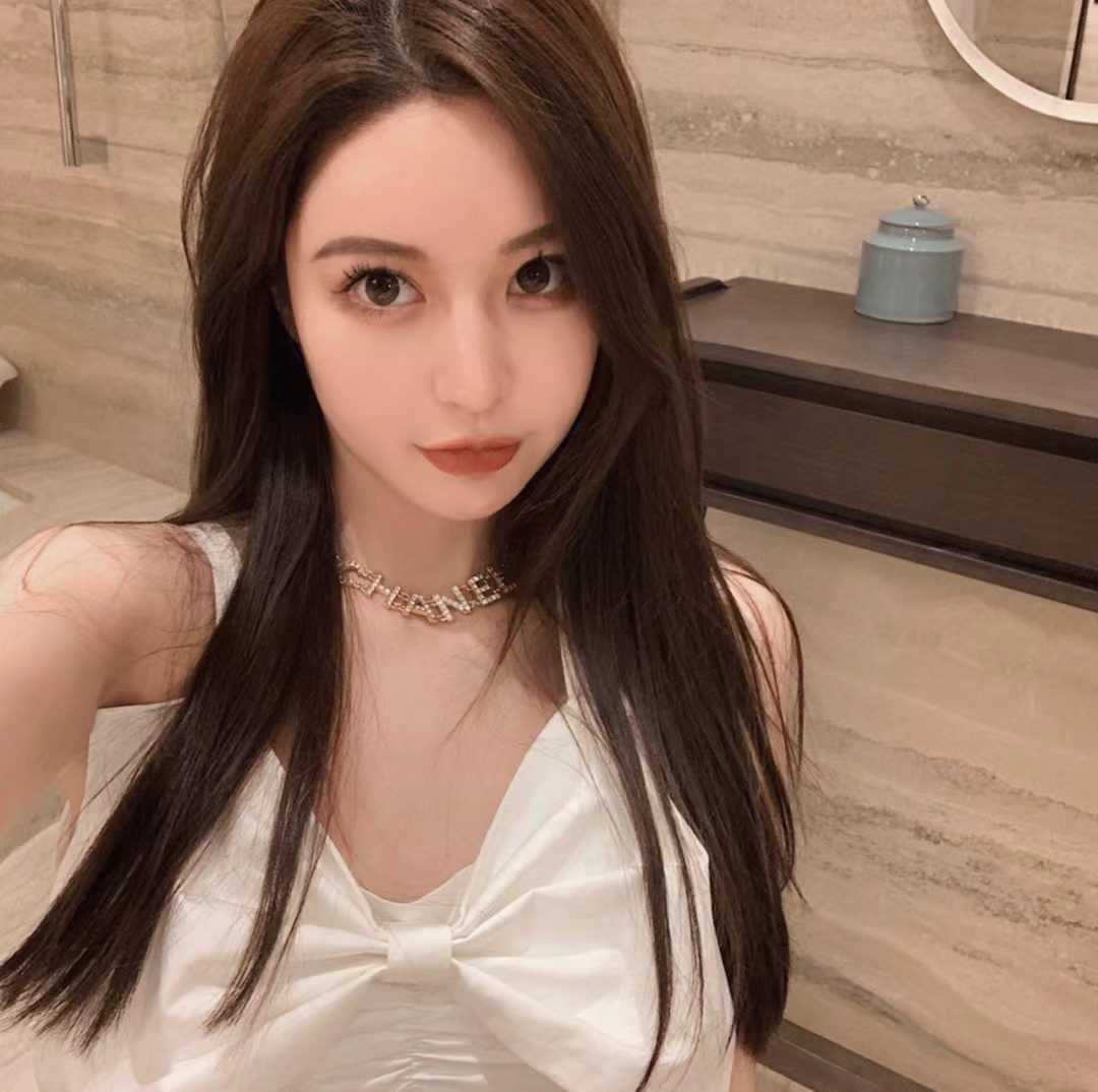 Replica Chanel Gold Color Letter Pendant Necklace