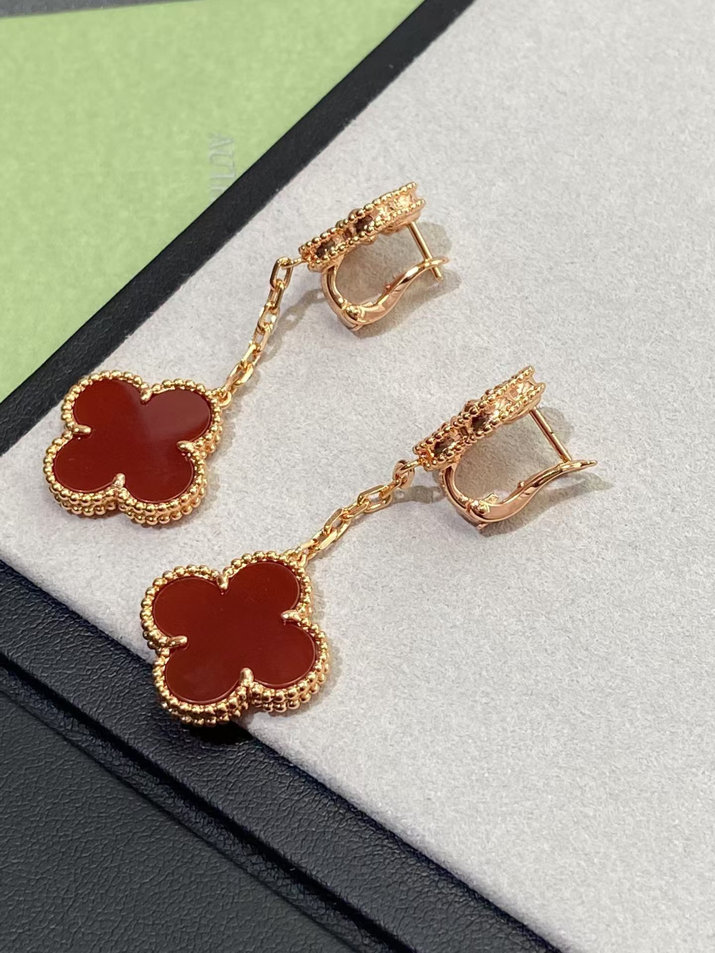Replica Van Cleef & Arpels Magic Alhambra Earrings, 2 Motifs