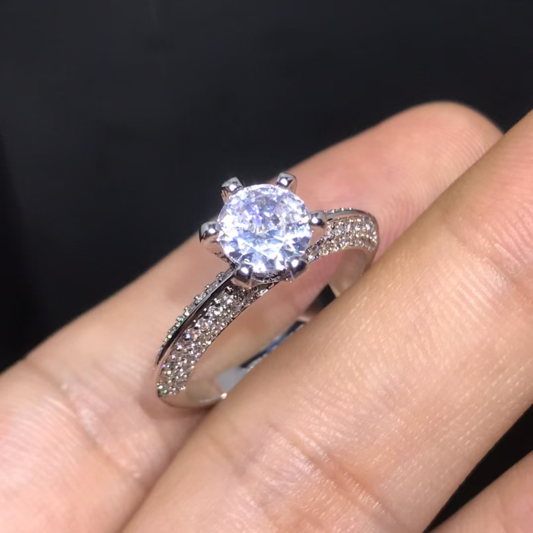 Replica Tiffany Classic Single Diamond Ring