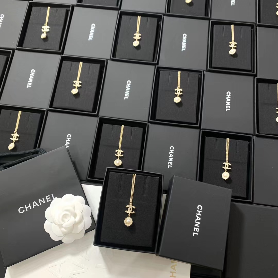 Replica Chanel Minimalist Double C Pearl Drop Necklace