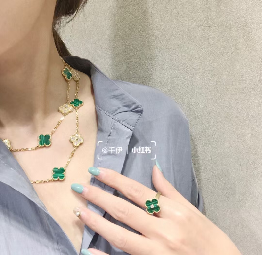 Replica Van Cleef & Arpels Vintage Alhambra Long Necklace, 20 Motifs