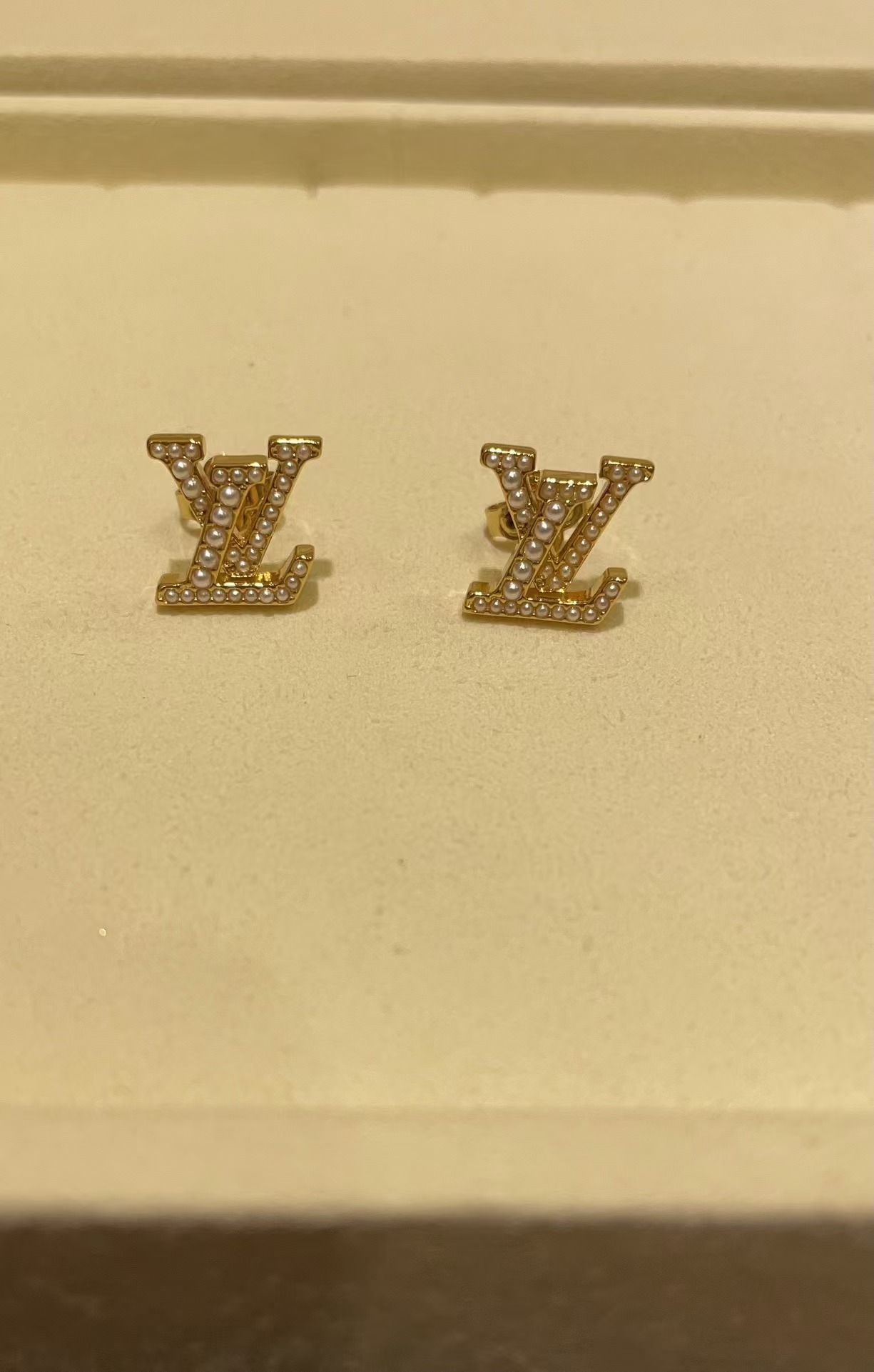 Replica Louis Vuitton LV Letter Stud Earrings