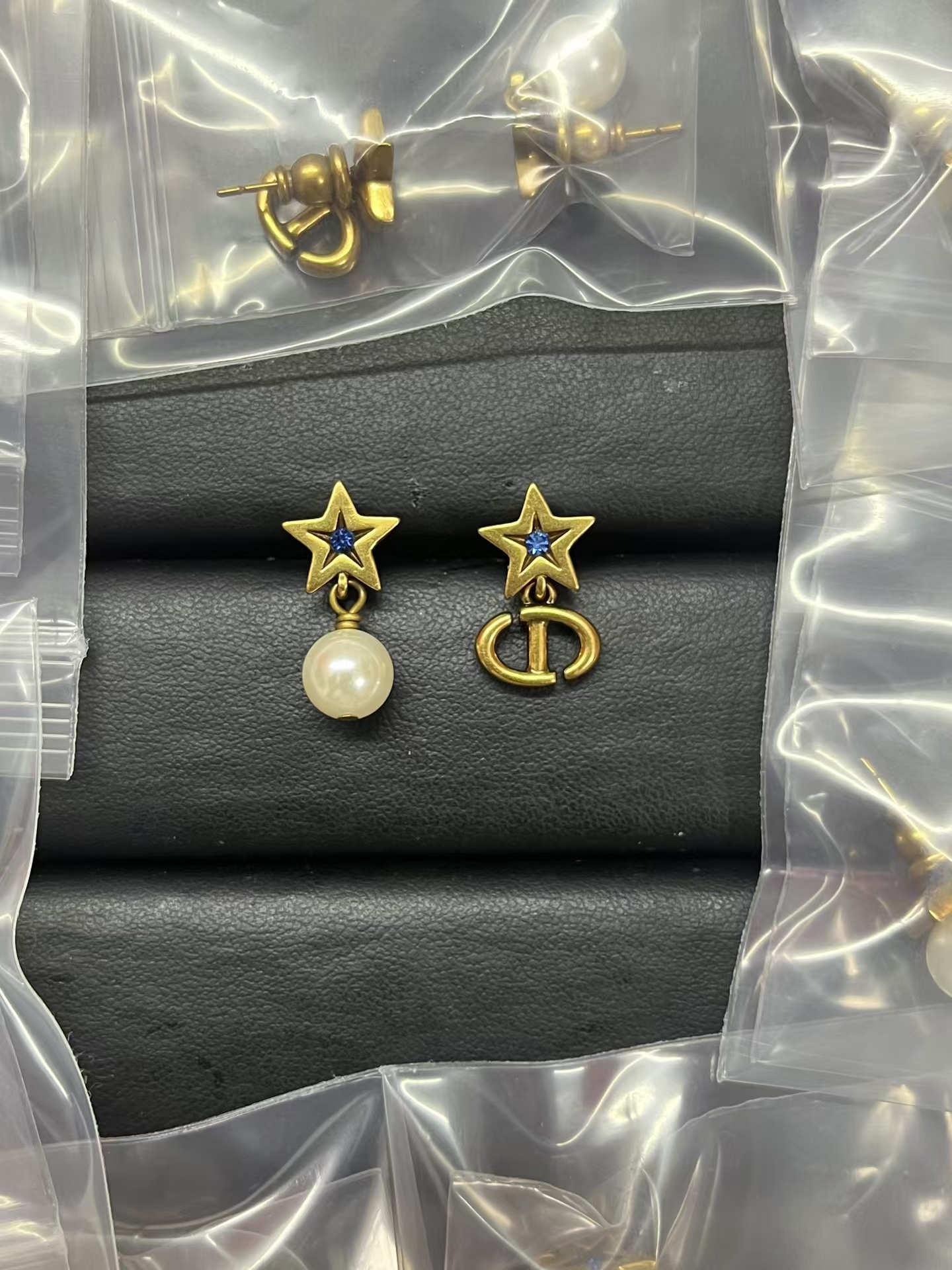 Replica Dior Asymmetric Star Earrings