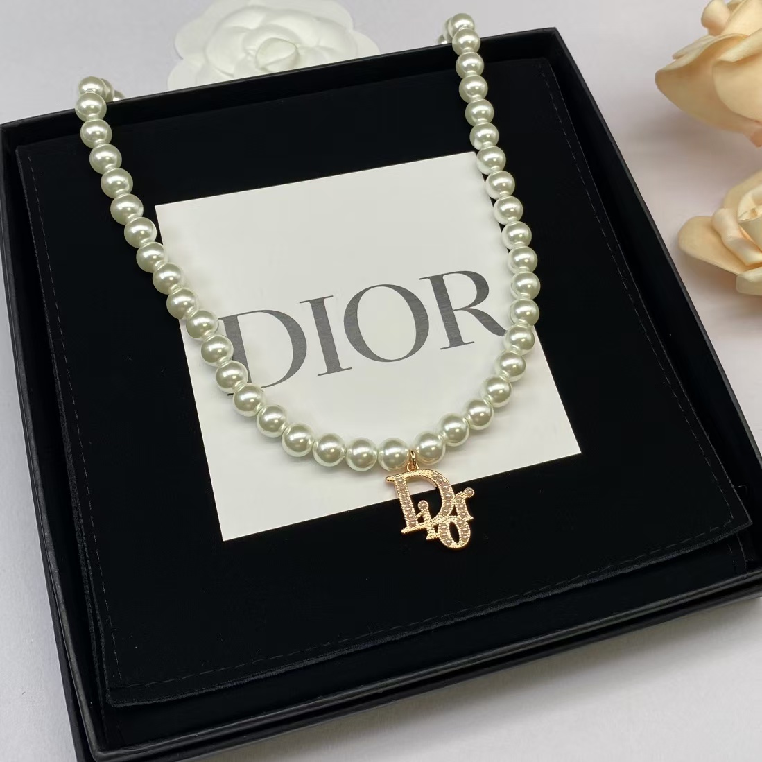 Replica Dior Letters Pendant Pearl Necklace