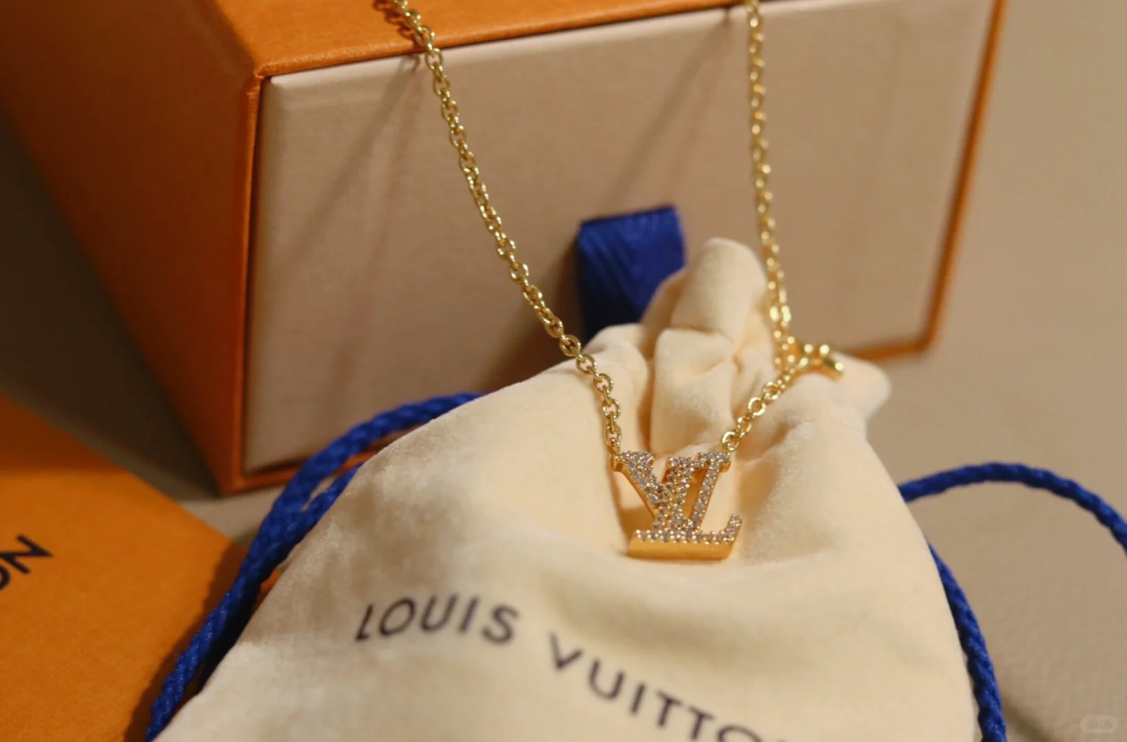 Replica Louis Vuitton LV Letter Pendant Necklaces
