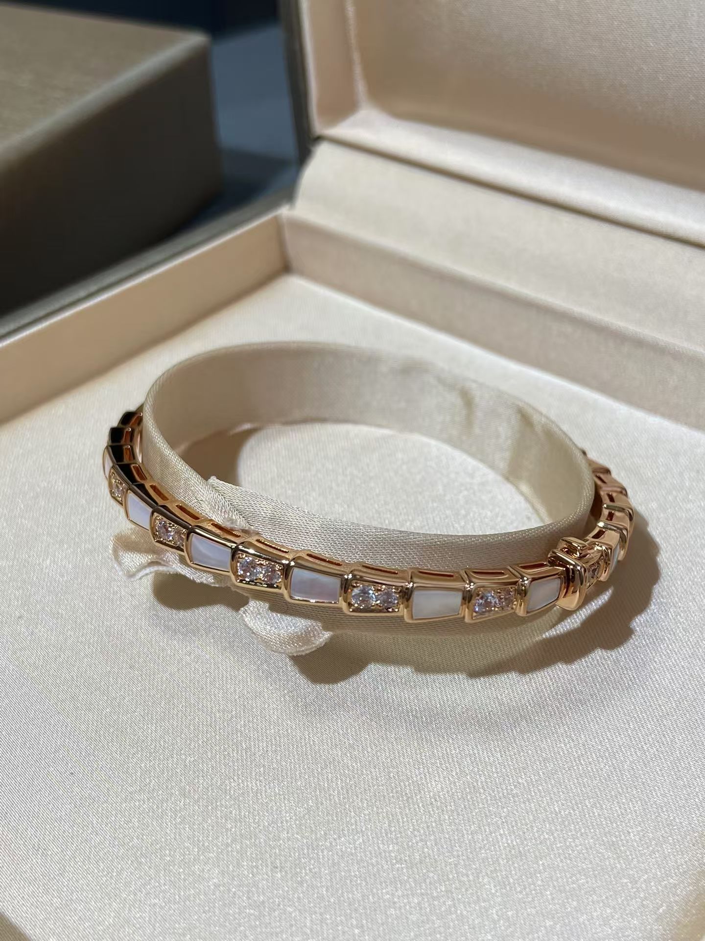Replica Bvlgari Serpenti Viper Bracelet