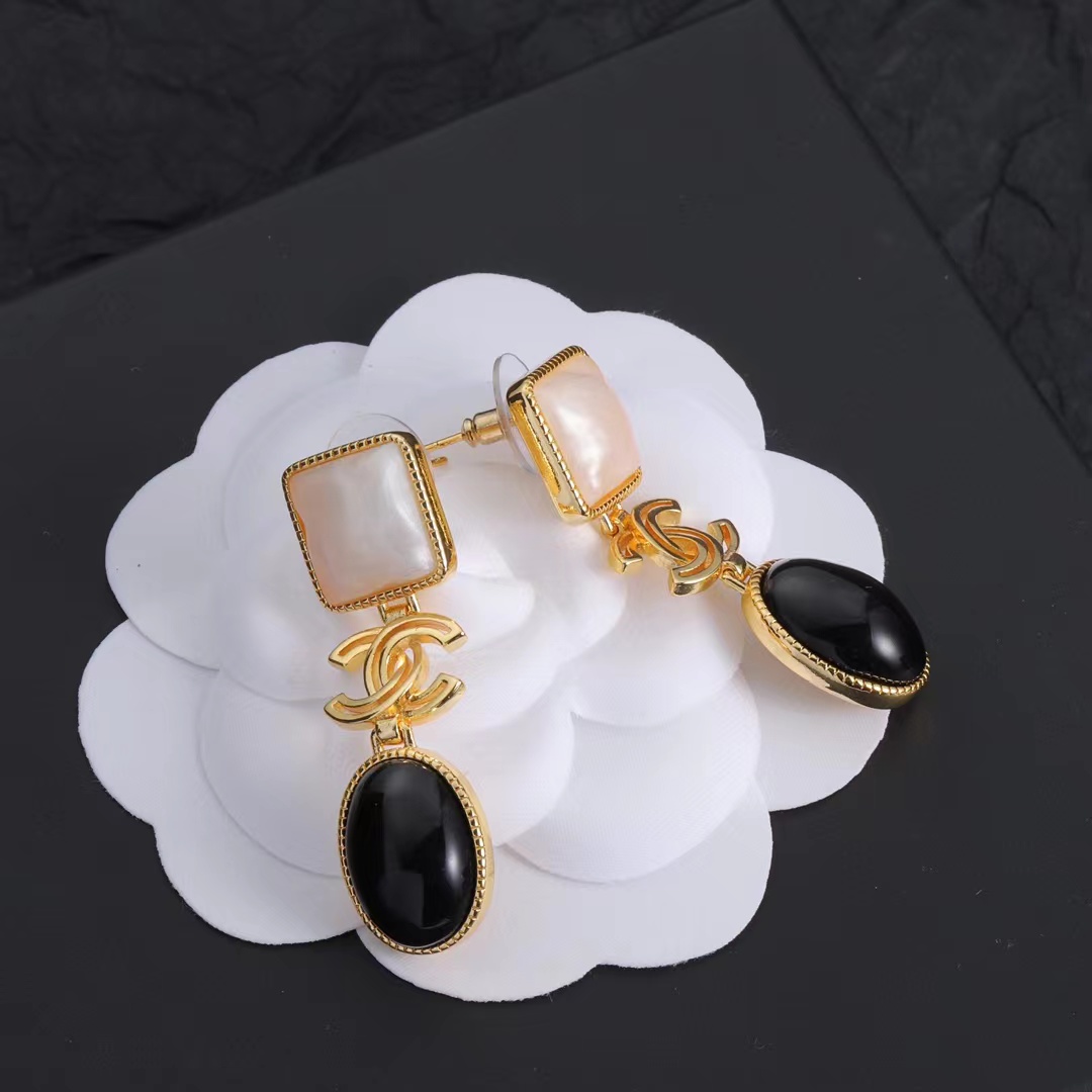 Replica Chanel Retro Style Earrings