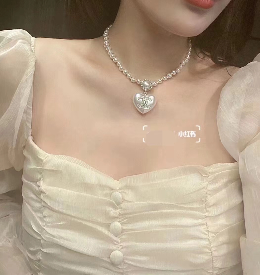 Replica Chanel Princess Style Heart Pendant Pearl Necklace