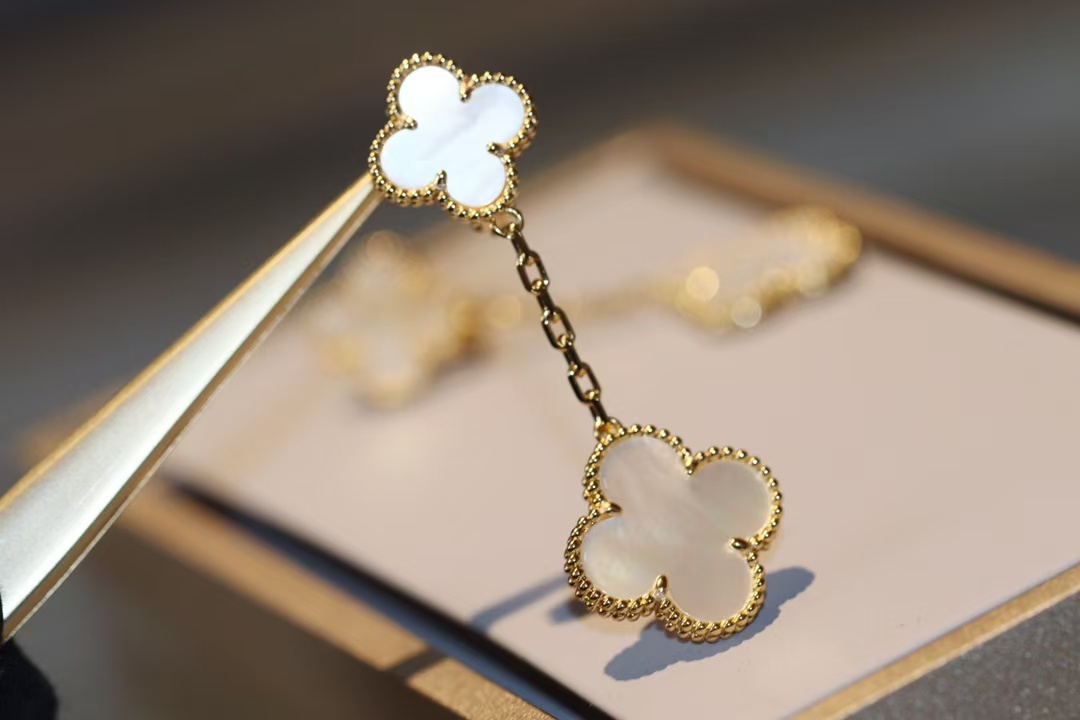 Replica Van Cleef & Arpels Magic Alhambra Earrings, 2 Motifs