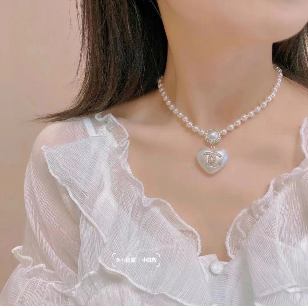Replica Chanel Princess Style Heart Pendant Pearl Necklace