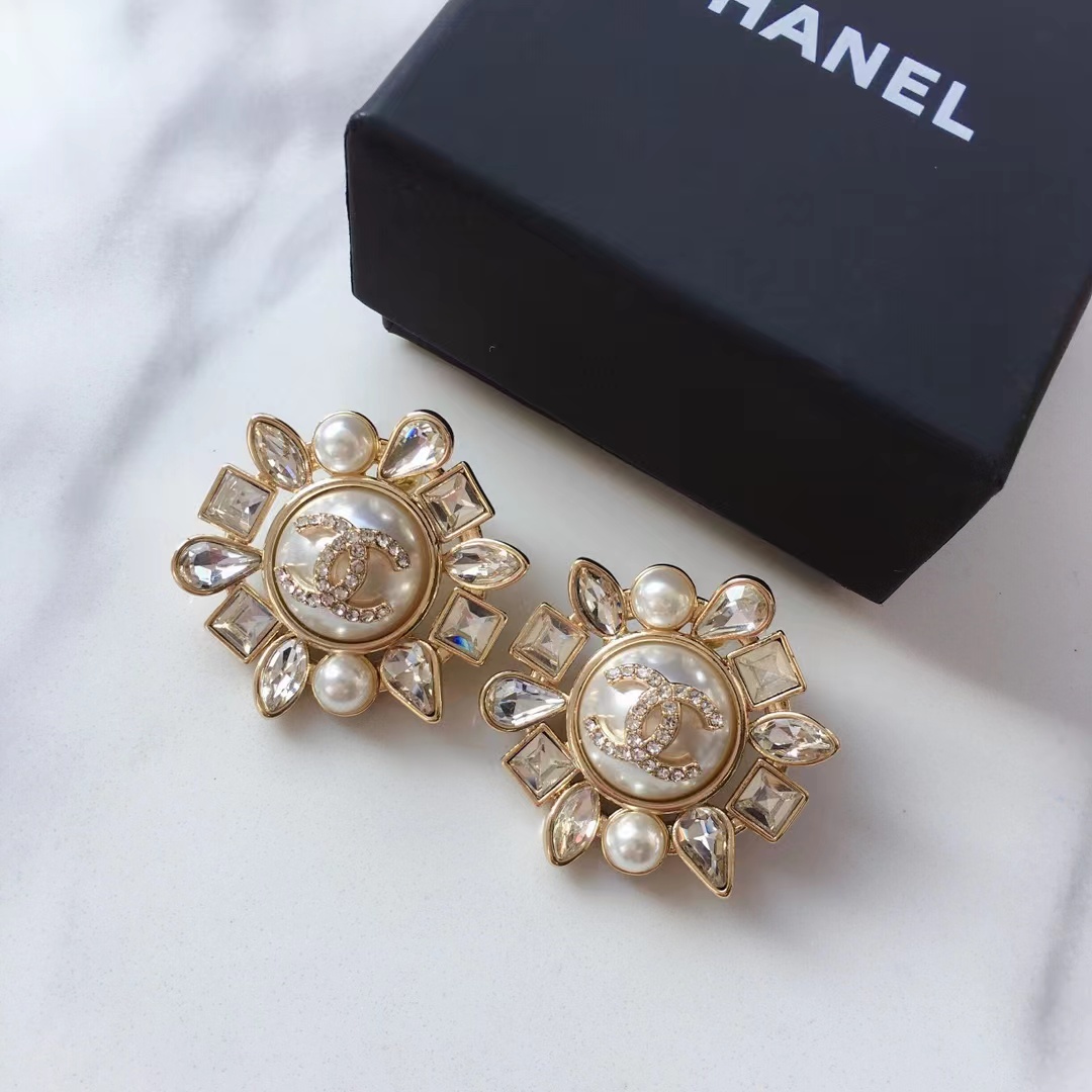Replica Chanel Large Round White Stud Earrings