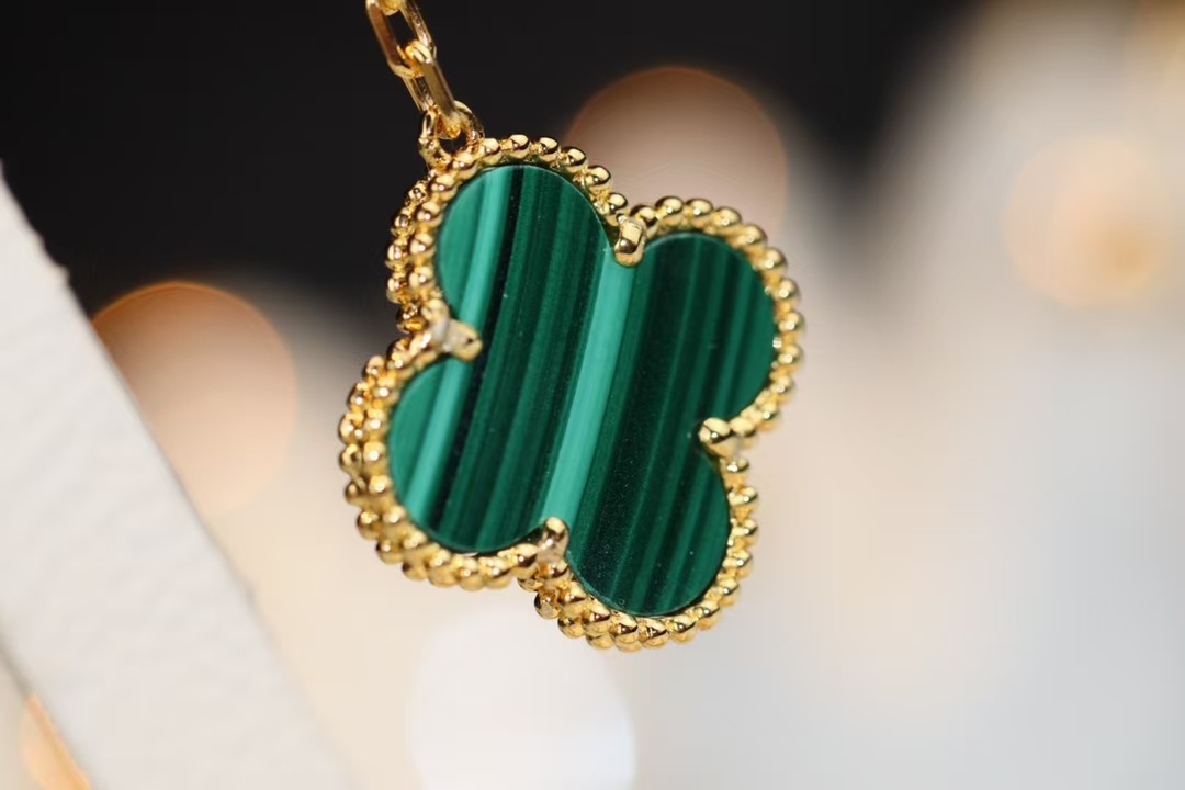 Replica Van Cleef & Arpels Magic Alhambra Earrings 3 Motifs