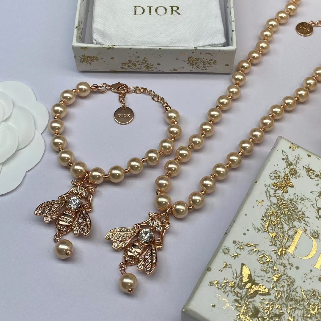 Replica Dior Bee Pendant Rose Gold Pearl Necklace Bracelet