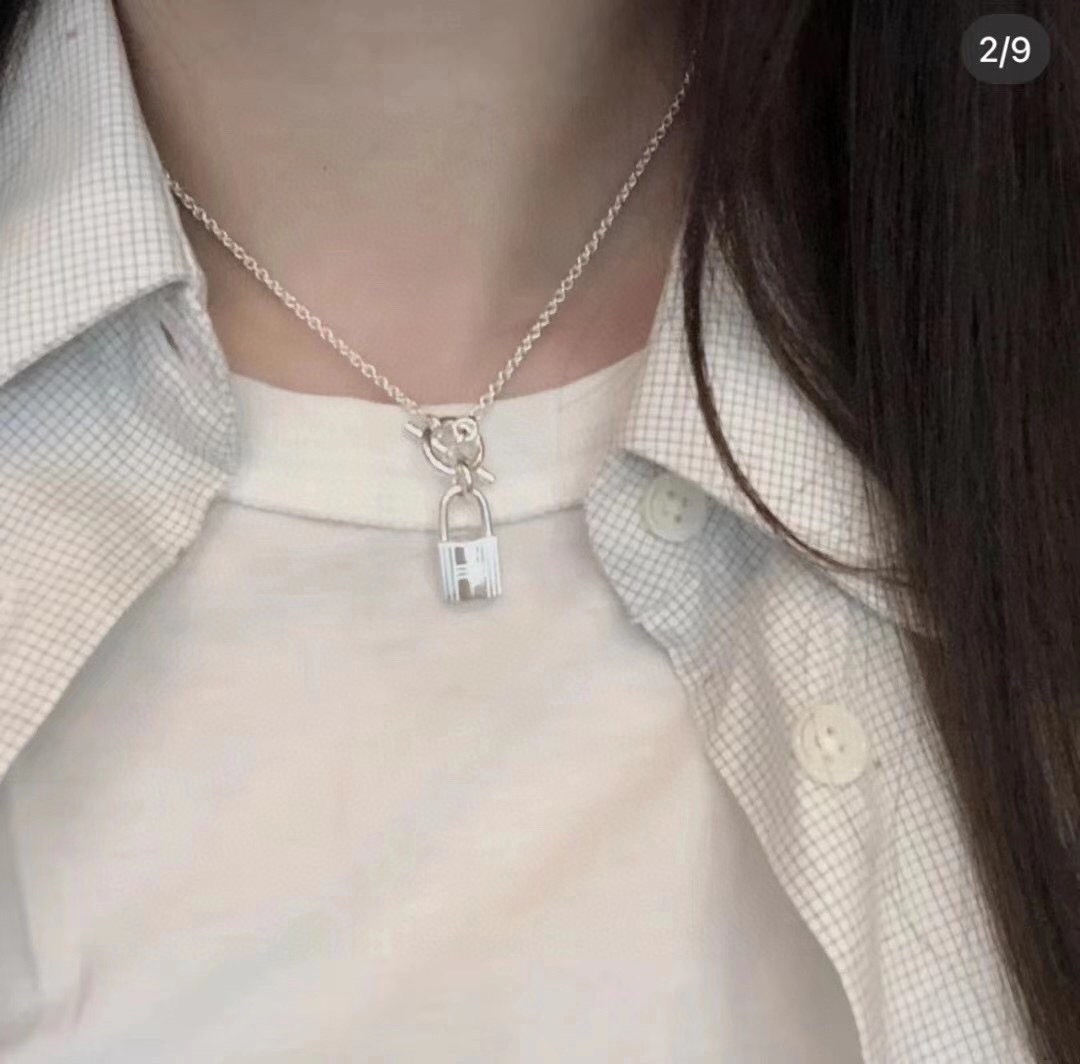 Replica Hermes OT Clasp Lock Pendant Necklace