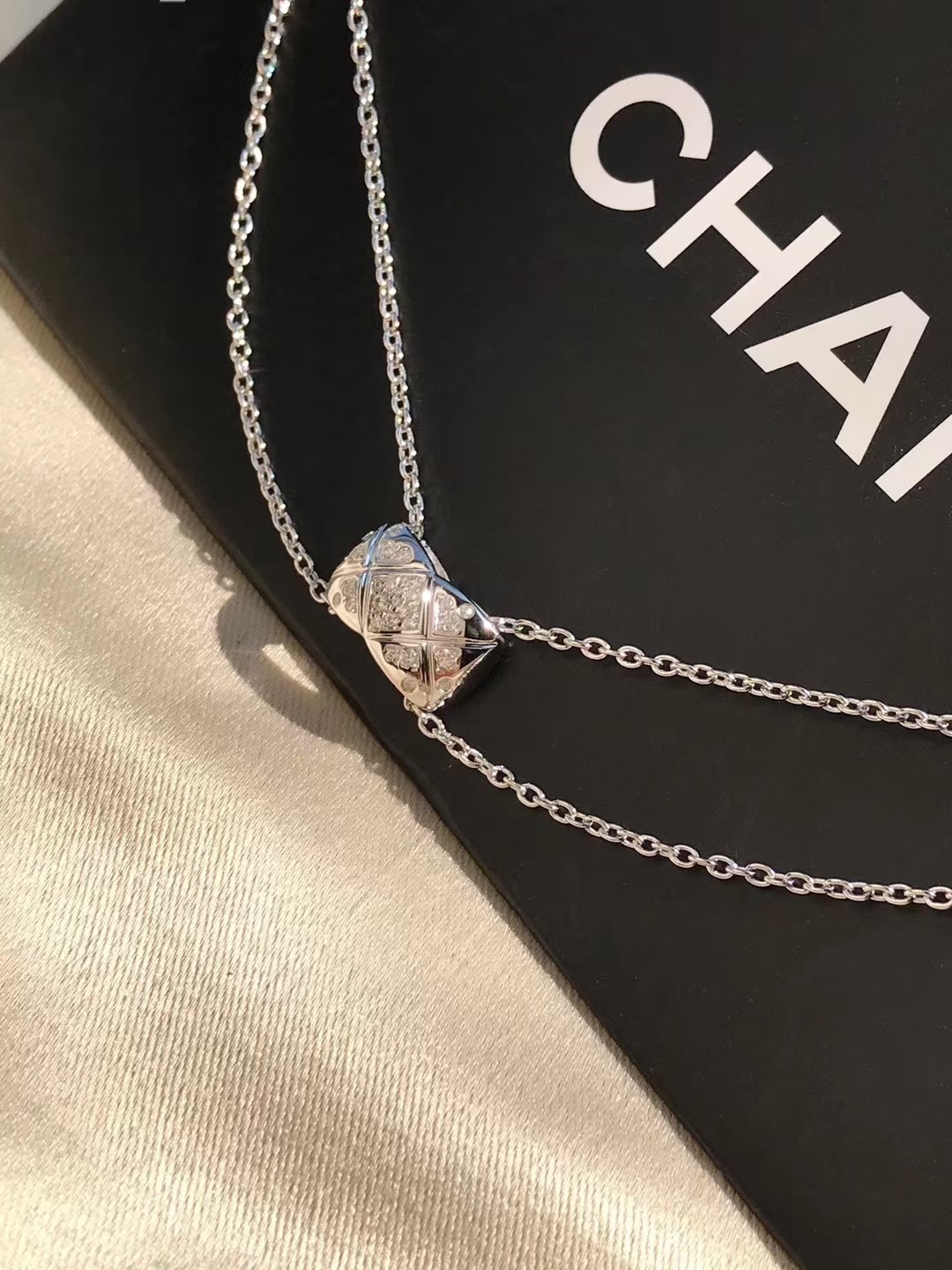 Replica Chanel Coco Crush White Gold Necklace