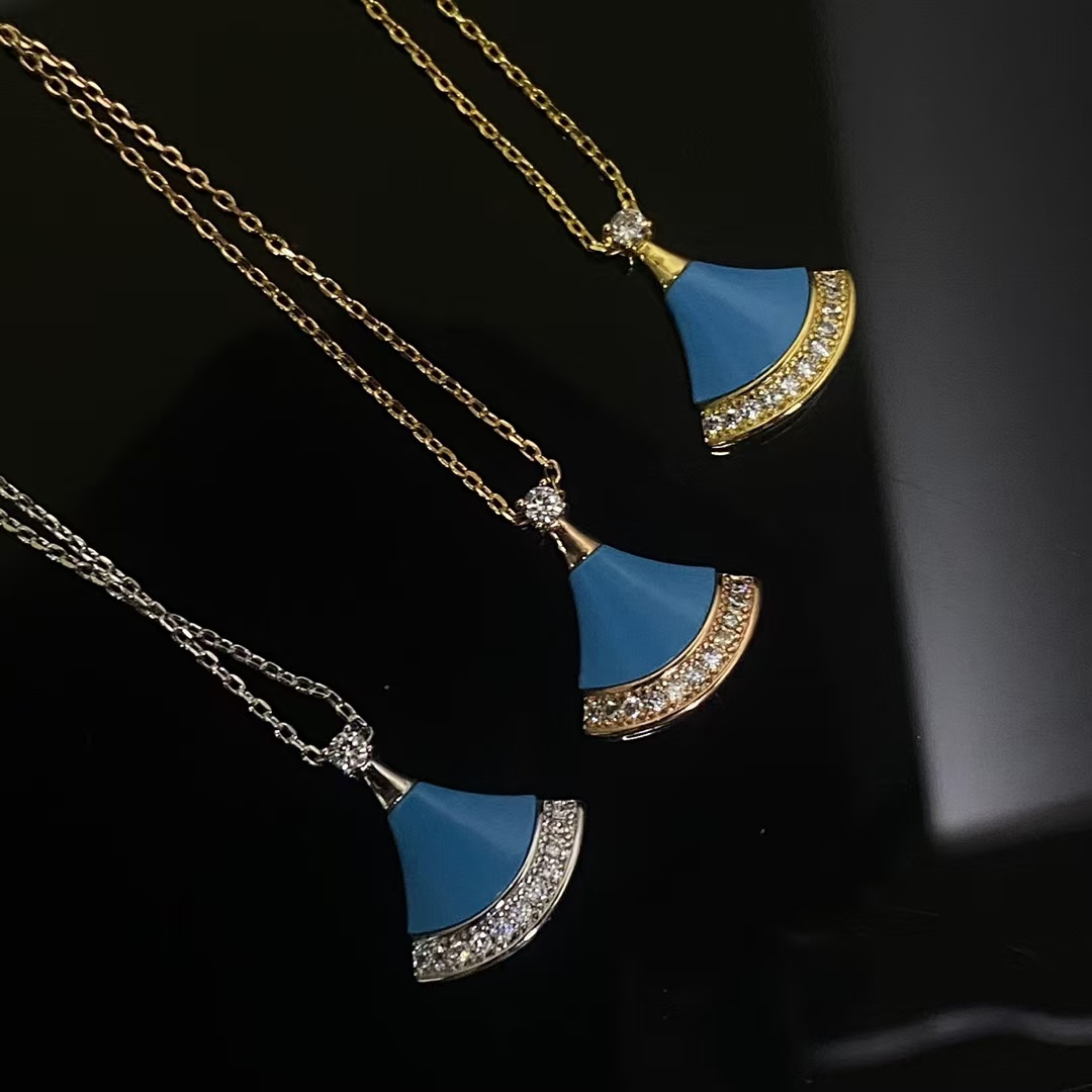 Replica Bvlgari Divas' Dream Necklace
