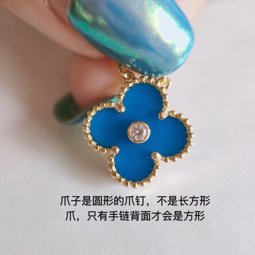 Replica Van Cleef & Arpels Magic Alhambra Pendant Necklace