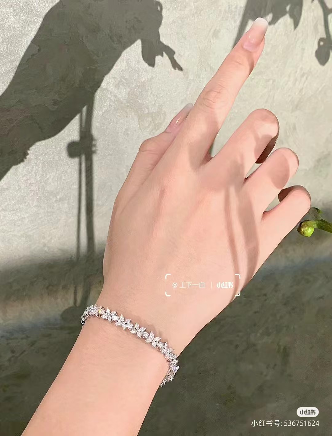 Replica Tiffany Cluster Tennis Bracelet in Platinum with Diamonds