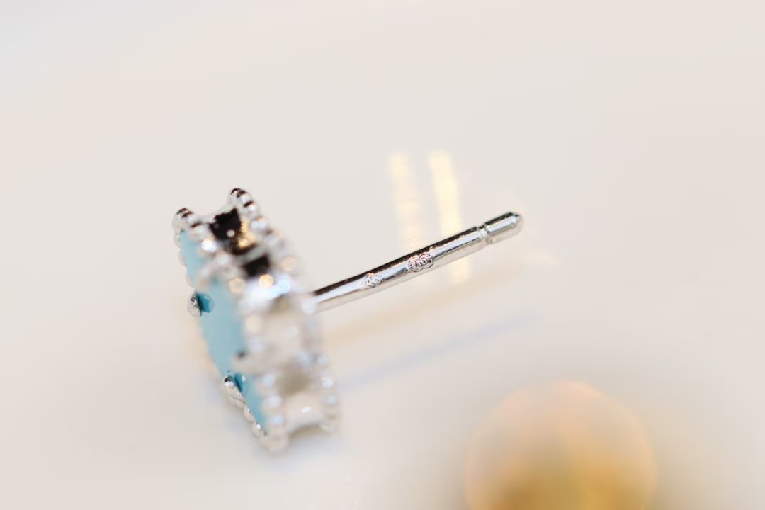 Replica Van Cleef & Arpels Sweet Alhambra Earstuds Earring - Mini